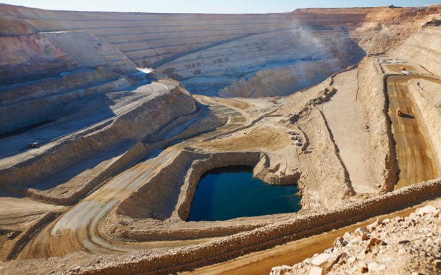 Cover Image for Newmont Corporation makes $17b bid for Newcrest Mining